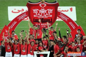 جشن و پایکوبی مردم در خیابان‌ها مرحم موقتی  بر دردهای کرونایی و اقتصادی/پیروزی پرسپولیس کارناوال های شادی را در سراسر کشور راه انداخت