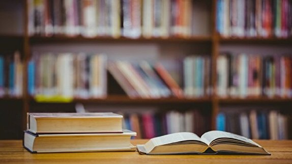 اهدای ۷۳۴ جلد کتاب کمک درسی به کتابخانه های عمومی استان قزوین