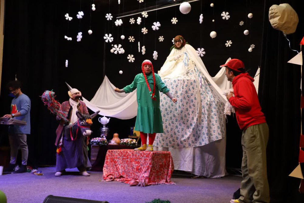 نمایش هیچ شبی مثل امشب نیست»برای بچه‌های قزوین