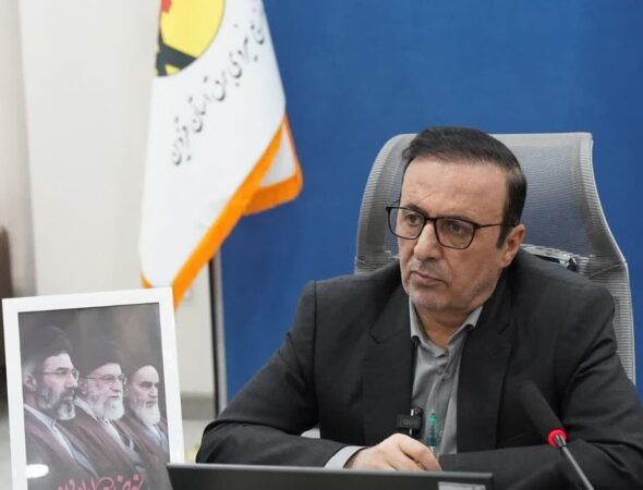 ایران با تکیه بر توان داخلی در برابر فشارهای خارجی ایستاده است