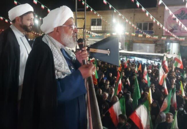 دشمن در برابر قدرت ایران هیچ غلطی نمی‌تواند بکند