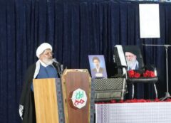 دشمن بداند دست ما روی ماشه و جانمان آماده شهادت است
