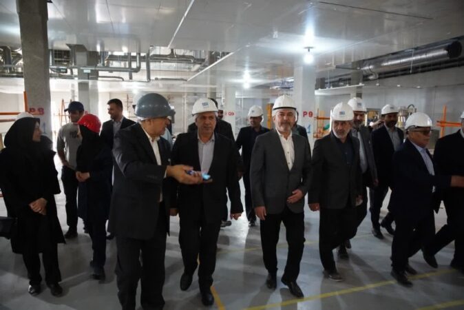 بازدید معاون وزیر کشور از پروژه عظیم تولید داروهای ضدسرطان