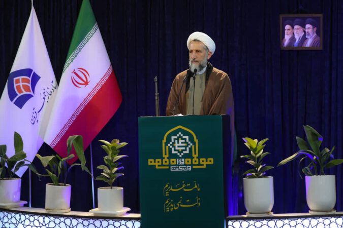 ما هیچ صلحی با دشمن نکرده‌ایم، تنها شکل و ظاهر نبرد ما تغییر کرده است/ دشمن اگر در ما احساس ضعف کند ضربه محکم‌تری به ما خواهد زد/ از انتقام خون امام شهیدمان کوتاه نمی‌آییم