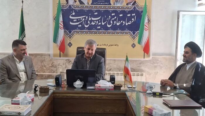 هدف گذاری ساخت ۲۰۰ مگاوات نیروگاه خورشیدی توسط بخش خصوصی در تاکستان/ عملکرد شرکت توزیع برق در تاکستان مطلوب است