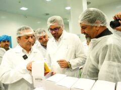 بازدید استاندار قزوین از شرکت البرز دارو/استاندار قزوین بر تضمین تأمین انرژی واحدهای تولیدی و غذایی تاکید کرد