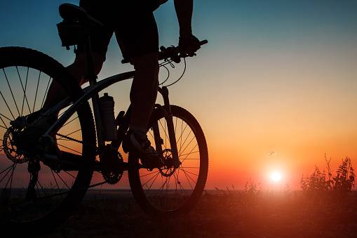 بانوی قزوینی به مقام سوم لیگ برتر دوچرخه سواری زنان دست یافت