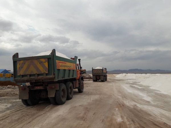 آغاز عملیات ذخیره‌سازی ۹هزار تن نمک در راهدارخانه‌های استان قزوین