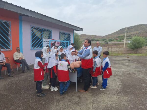 اعزام کاروان سلامت به روستای زرینخانی از توابع طارمسفلی اعزام کاروان سلامت به روستای زرینخانی از توابع طارمسفلی