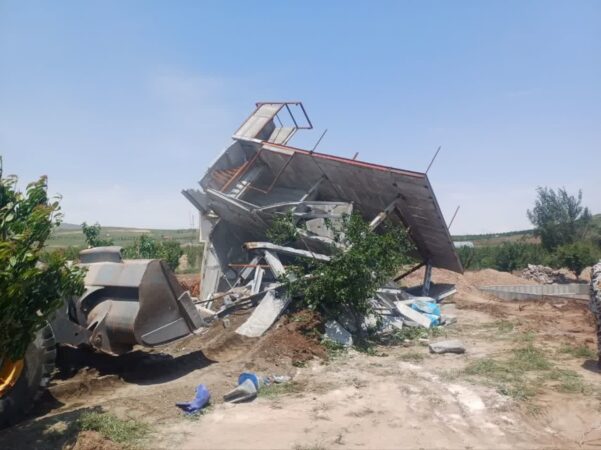 بازگشت ۲۰۰۰ مترمربع از اراضی کشاورزی قزوین به چرخه تولید با قلع و قمع تغییر کاربریهای غیرمجاز بازگشت ۲۰۰۰ مترمربع از اراضی کشاورزی قزوین به چرخه تولید با قلع و قمع تغییر کاربریهای غیرمجاز