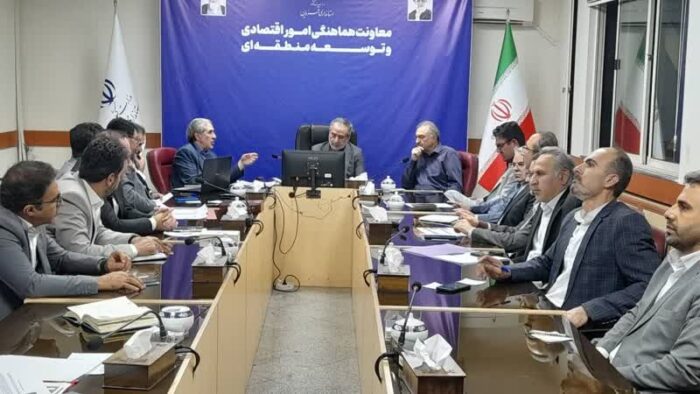 قزوین قطب تجاری با بیش از ۴۶ هزار واحد صنفی و یکهزار و ۲۶۰ کارت بازرگانی قزوین قطب تجاری با بیش از ۴۶ هزار واحد صنفی و یکهزار و ۲۶۰ کارت بازرگانی