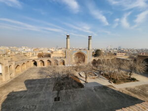 بازگشایی مسجد جامع عتیق قزوین برای بازدید گردشگران / پاکسازی فضای مسجد از عناصر نامناسب بصری